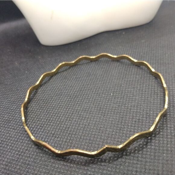 Ruffle carved bracelet bangle - Picture 2 of 3